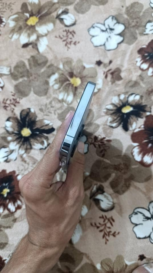 السلام عليكم ايفون 13 برو ماكس ذاكره 256  لون بحري مبدل كامرات أصليات شاشه وكاله بطاريه 100 معلايه شحنه يخبل جهاز شخط مابي  السعر 525 الاتصال  خط فقط ***********
