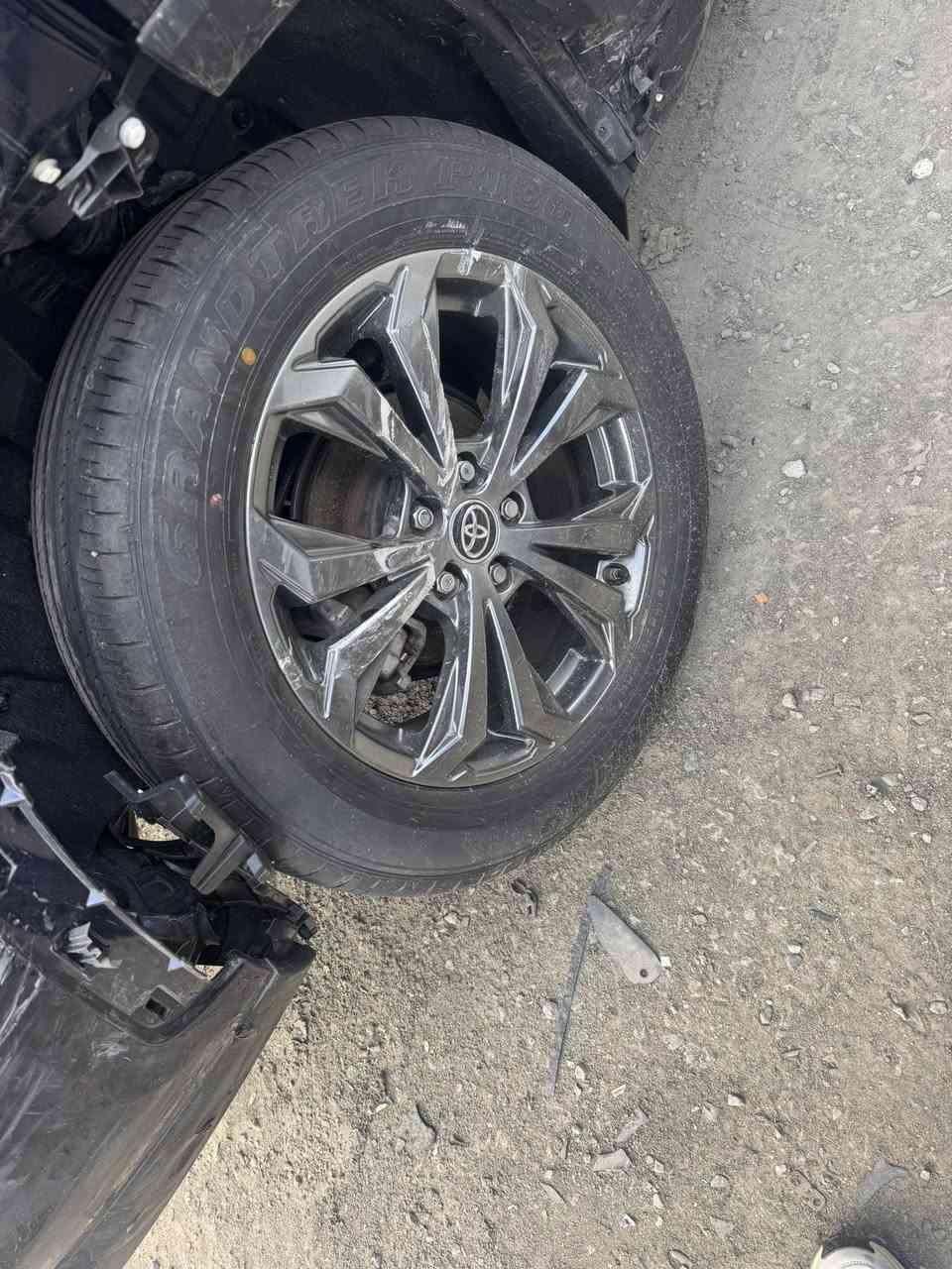 ‏سلام عليكم
‏تويوتا rav4راف فور هايبرد2024 أعلى فئة بال  راف فور وارد كوريا
‏السيارة موجودة في ميناء أم قصر درهم شهداء أو حرة

‏فول مواصفات ‫١/١
‏فتحة سقف
‏رادار أمامي
‏رادار خلفي
‏مراية داخلية كاميرا مثل الاكديلاك
‏حساسات 360
‏سيستم صوت jbl مع دمام خلفي
‏خمس كاميرات 360 درجة
‏شنط كهربائية
‏ مانع اصطدام
‏داتا شو
‏لايت LED
‏كشنات كهرباء جلد السائق والآخر
‏ كشنات تدفئة وتبريد
‏كشنات خزن معمري
‏هيتر ستيران
‏شاحن وايرلس
‏أربعة أنظمة قيادة
‏اوتو هولد
‏تبريد قطعتين
‏داخل جمالي
‏السيارة بدون إرباك
‏وحادث كما موضح في الصور
‏اللون أزرق
‏ملاحظة السيارة موجودة في ميناء أم قصر ممكن أن تدخل عن طريق كتاب الشهداء أو حرة السعر 230$للمعلومات الاتصال ***********
