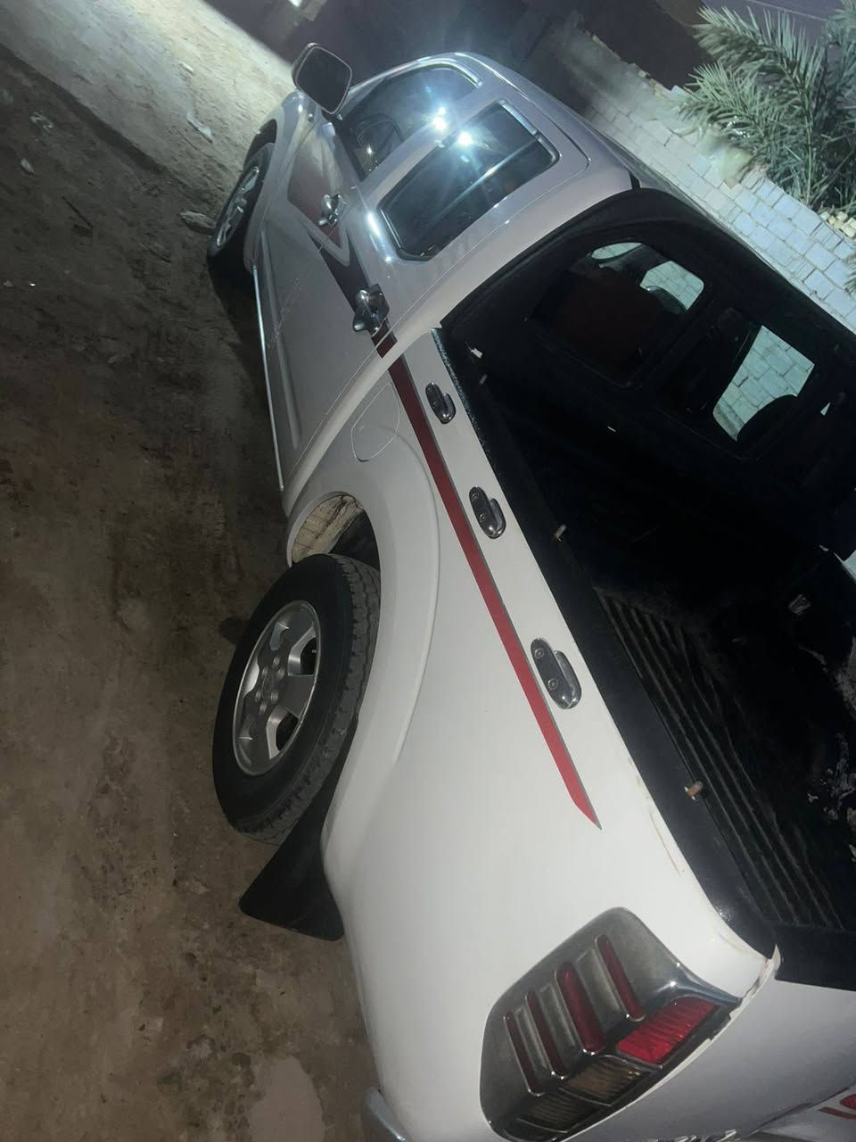 سلام عليكم
نيفارا للبيع 
٢٠١٣ رقم اربيل
سياره مكفول
سعر ١١٥ بيهه مجال قليل 
***********
