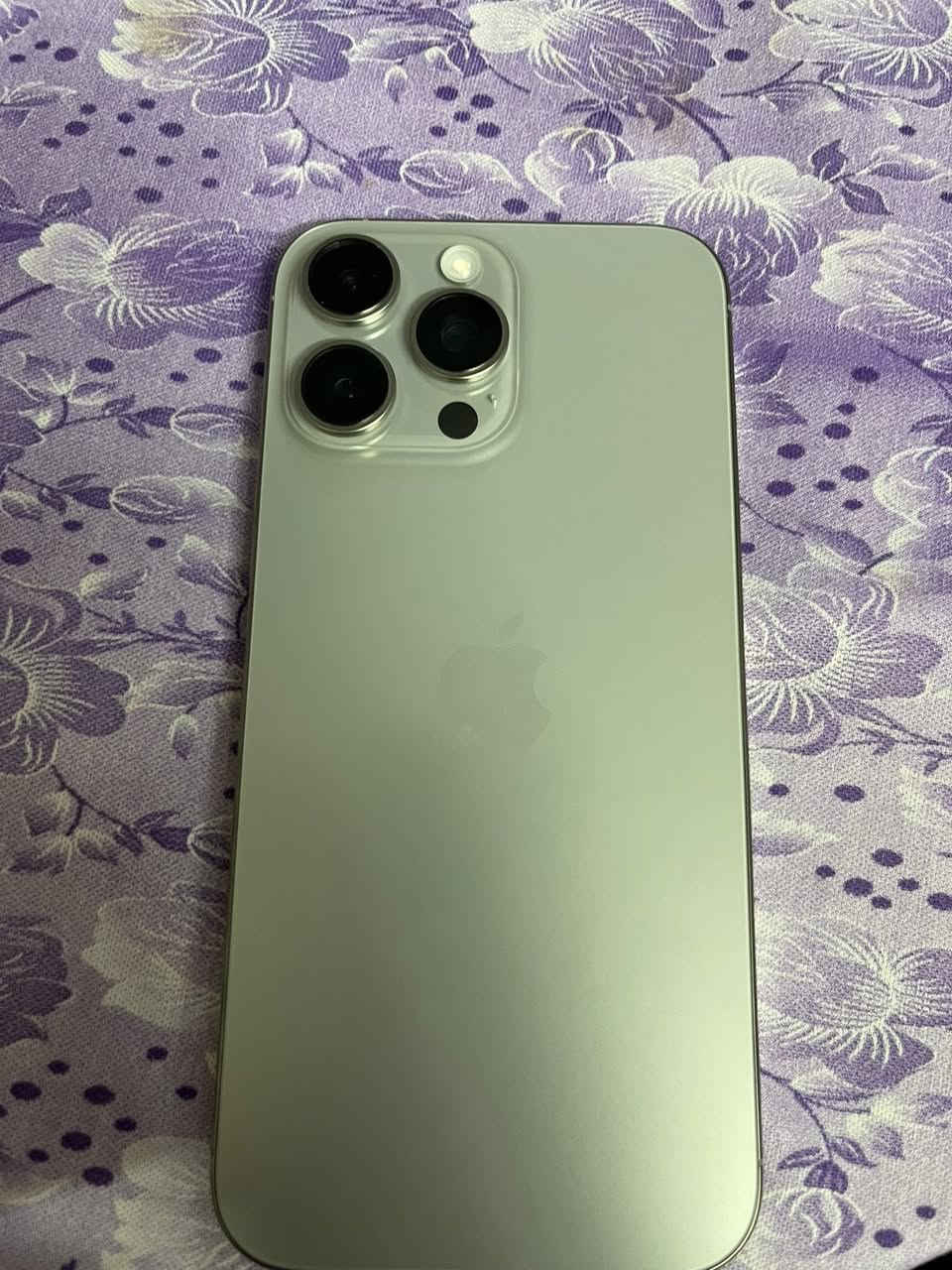 السلام وعليكم  بدون خاص رجااء ايفون ١٦برو ماكس  #مقفول ايكلود ذاكره ٢٥٦ شرق اوسط عدد ادورات ١٧٠ بطاريه ١٠٠ بلاديه مبدل شاشه جي اكس اصليه ماتفرق عن البلاديه  بيع او مراوس افضل مكاني بغداد. وسعر قيمو بلي يرضي الله جهاز بعده جديد بدون ملحقات***********
