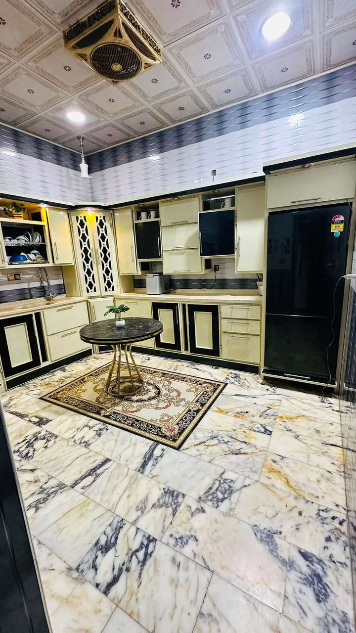 دار سكنية للبيع (بناء حديث) - حي أور

📍 الموقع: الناصرية، حي أور - شارع السبيس
📐 المساحة: 120 متر مربع 
🏗️ سنة البناء: 2021 (بناء حديث، جاهز للسكن )

***********
