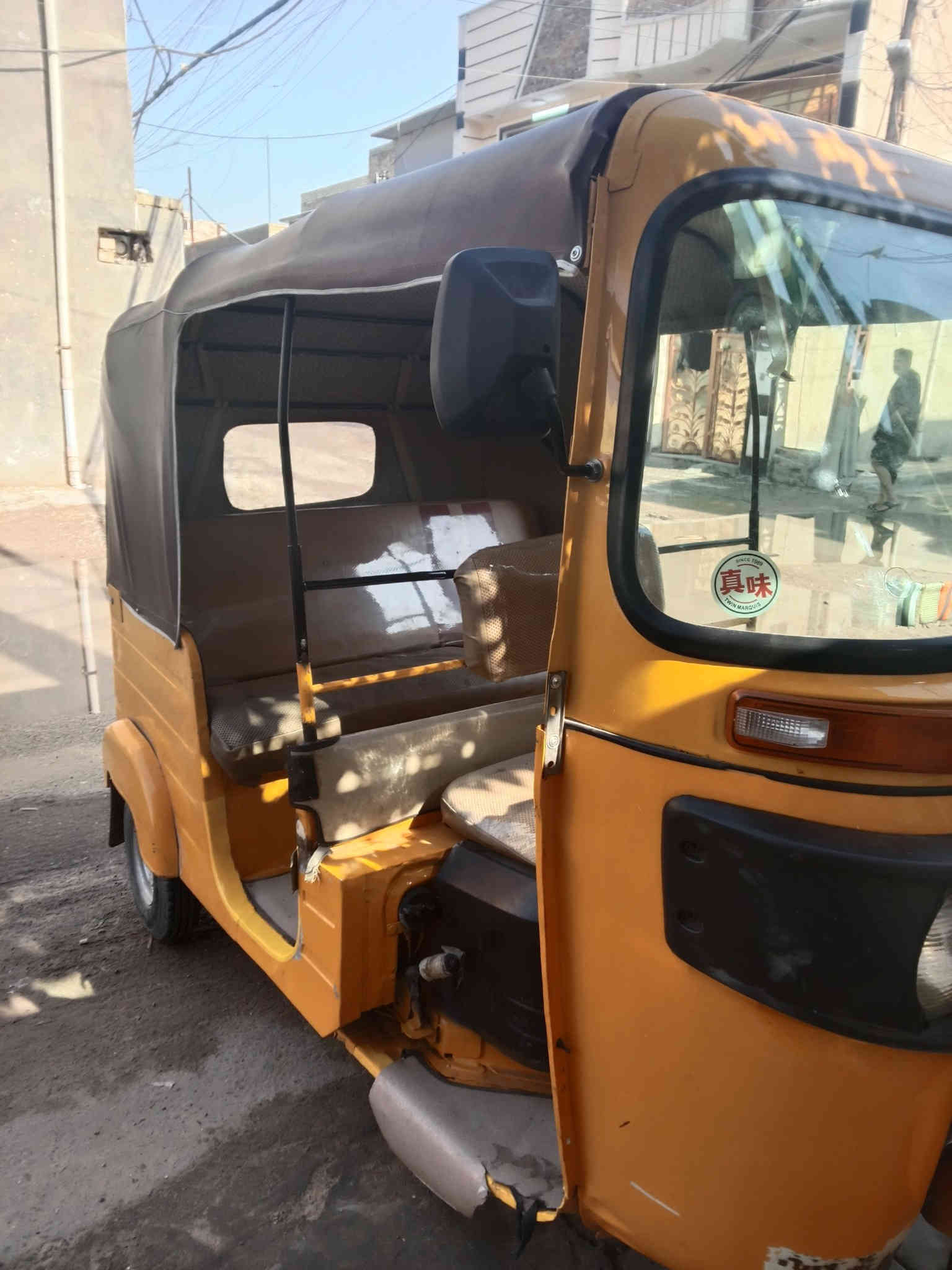 السلام عليكم شباب تكتك ٢٠١٩شهر ٥
سعر 3500 وبيه مجال بدون رقم ورقاق عنوان ام كبر 
رقم ***********
