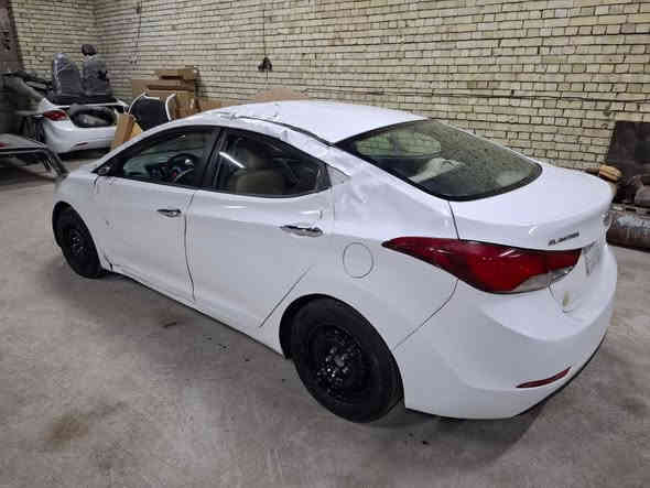 السلام عليكم خوان للبيع هونداي النترا خليجي موديل 2016 رقم ذي قار ألماني تحويل مباشر بصمة محرك 1800 دوش السياره بيهة حادث ابيعها علة حادثهة شغاله وتمشي كير محرك جدد الاستفسار الاتصال *********** مكان بغداد
