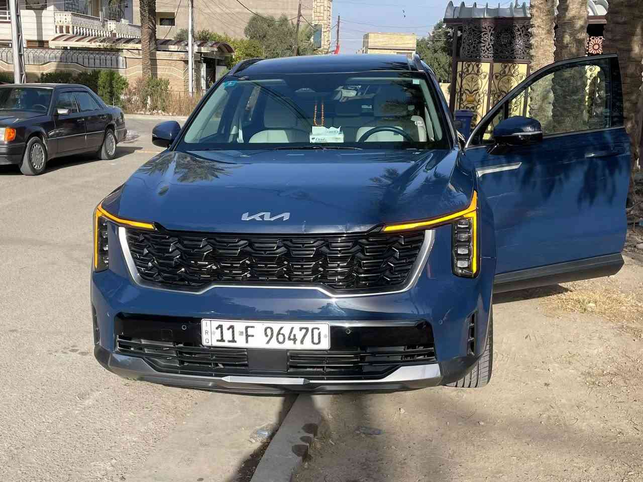 السلام عليكم للبيع سورينتو 2024 أمريكي رقم بغداد لون حلو مميز ماشي 21 الف حقيقي ب اسمي 

سيارة بيها ربع جاملغ صبغ فقط و باقي مكفول و صور الحادث مرفقة بالمشنور 

سيارة فول مواصفات 4X بصمة فتحة كشنات جلد بلادي اصلي داخل ابيض لد امامي فتحة بنوراما 7 راكب رادار توقف ذاتي كامرة خلفية مانع انزلاق تحكمات استيرن جهتين شاشة كبيرة اشاير بالمري وباقي المواصفات المعروفة 

مكان السيارة بغداد 

رقم الهاتف ***********
