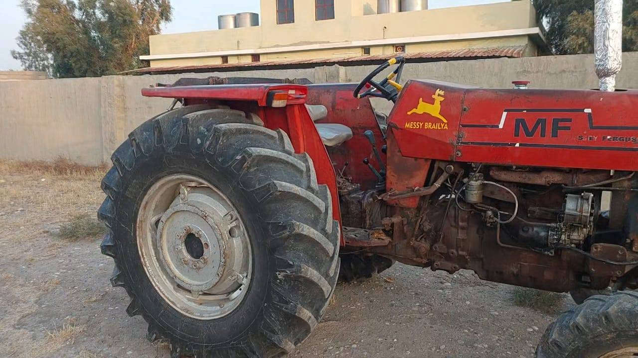 تركتر برازيلي للبيع موديل ٨٢ كير محرك اكسل هيدر ليك كله بشرط مكينه حلوه حيل رقم نينوئ صاحبه ماندله مكفول من أي طلبه شراي اتصل *********** مكان كركوك باجوان ***********
