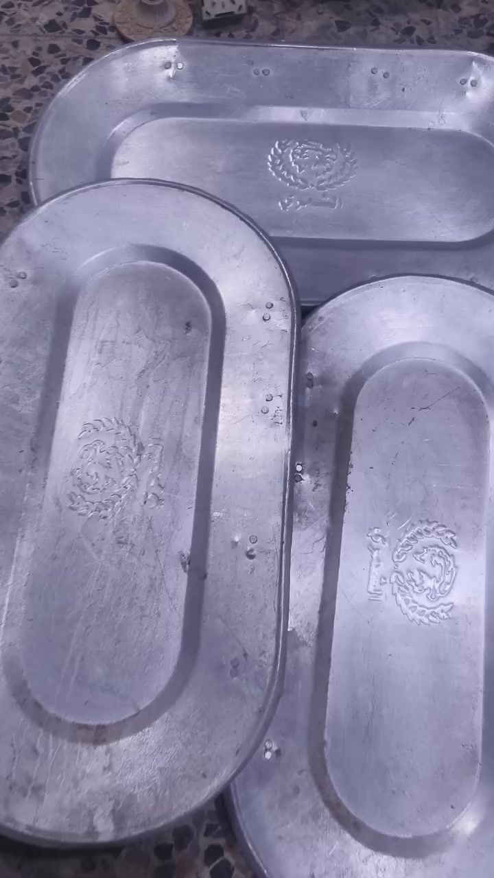 اماعين أم العراوي للبيع تلث ماعين كبار أم العراوي وثنين دائريات كبار كلهن بخمسين رقم ***********
