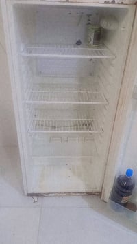 ثلاجة • للبيع