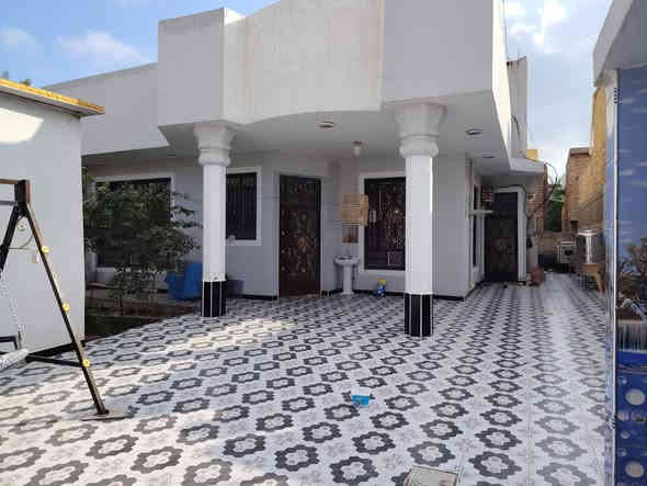 دار للبيع طابو صرف مساحه 350 واجهه 13 نزال 30
بناء حديث 
موقع الرحمه مقابيل مطعم غزال الريف خلف البيت الصيني للسيراميك 
يحتوي علـّى 3 غرف نوم ستقبال وهول ومطبخ وصاله صحيات داخليه وخارجيه غربيه وشرقيه
 للتواصل او مراسلة الصفحه ***********
