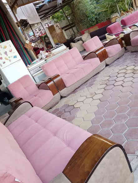 تخم تركي مخزن وسرير عشر مقاعد مستعمل نضيف العنوان العزيزيه منطقة باب الحاره *********** يوجد واتساب وماسنجر وتوصيل بل الاجره
