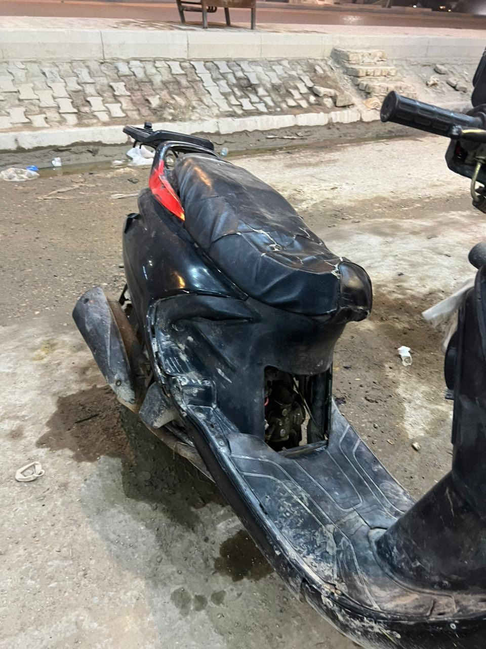 سلام عليكم مكلف بنشر 

فراشه لبيع شغاله نكره سلف كهربائيات كلهه شغاله 
دراجه مجفته مره وحده

التصال برقم ‭0782 747 3169‬
