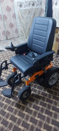 كرسي متحرك • كهربائي • قابل للتفاوض