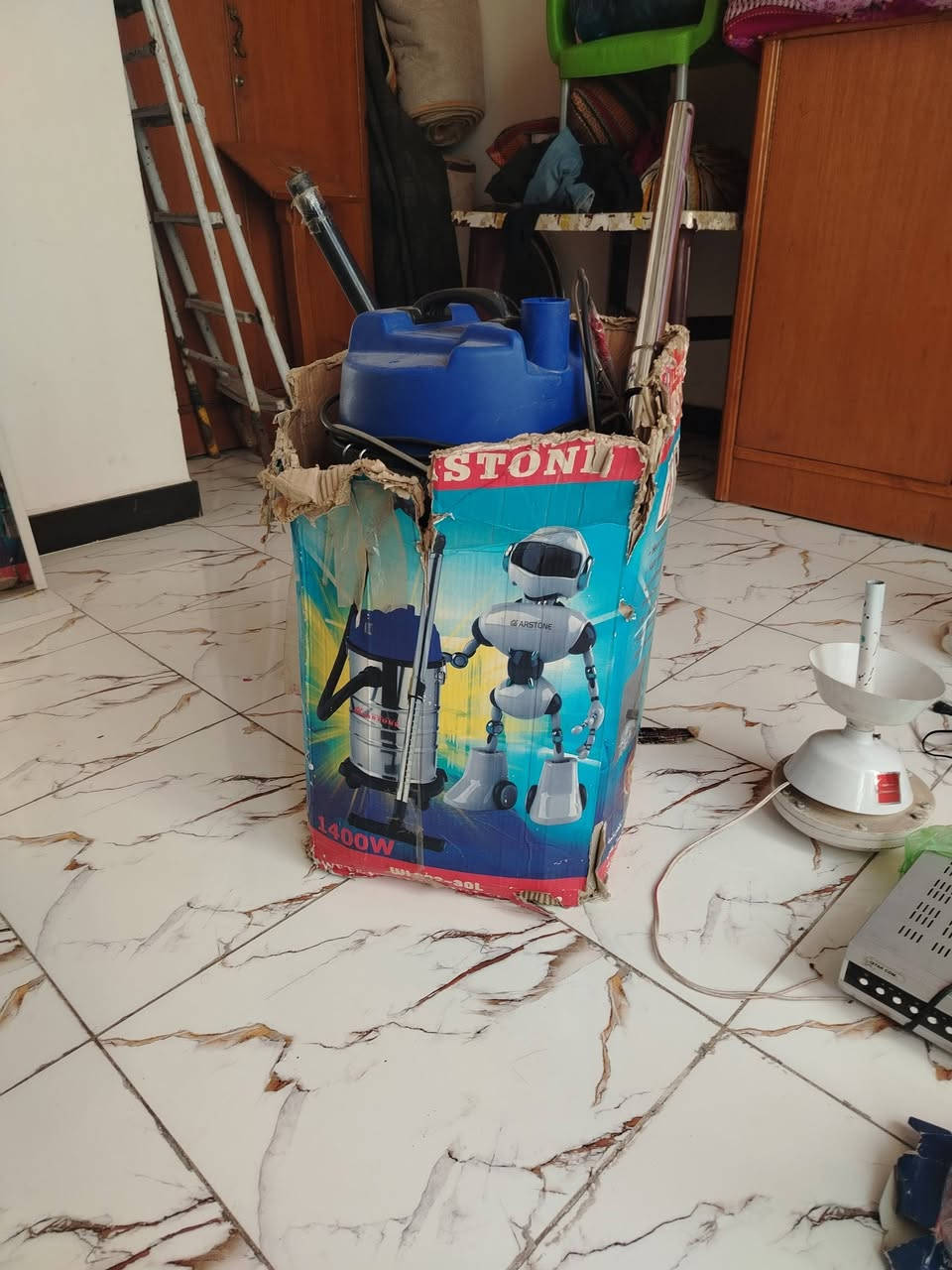 أغراض منزليه كهربائيه اغلبه شغاله ونضيفه ابيع شلعه وحده ١٧٥ الف الشراي يجي خاص وبيه خير ويدلل بيهن مجال بسيط للشراي يرسلني واني ابخدمته غساله حجم كبير خلاط ست البيت مكنسه كهربائيه فلتر ماء راديتر سوناتا نضيفه وستلايتات حوض قطط شاشه ابلازمه حجم ٣٢ بيه مكثف عاطل ساعه جداريه مروحه سقفيه وغراض اهواي وياهن بعد


**إذا كنت صاحب هذا الإعلان وتريد حذفه لأي سبب، رجاءا أرسل رسالة إلى الدعم الفني**