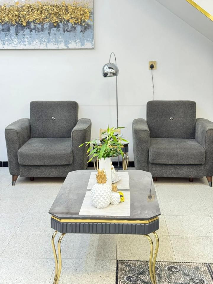 للبيع مناسب 
العنوان بغداد 

‭0771 006 1229‬
السعر 100 الف
