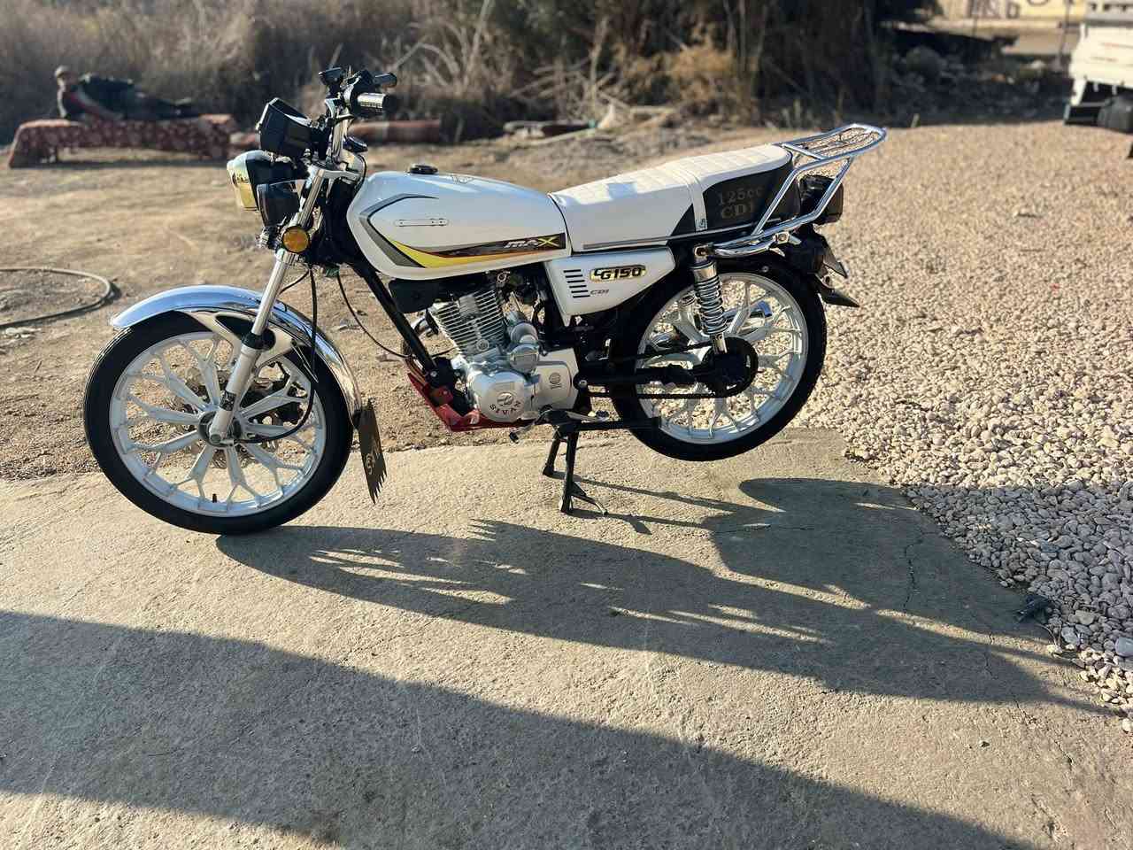 سلام عليكم سيفان موديل ٢٠٢٤درجه مكفوله
جديده حيل وسعر ٦٢٥ وبيه مجال 

المكان حله سياحي ***********
