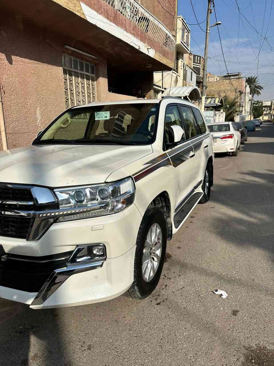 السلام عليكم للبيع فقط لاند كروز 2016 8 سلندر ماشيه 125 الف حقيقي سياره 4شاشات ودفدي البلادي مالتها سياره مبدله قطع فقط بدون حادث ايرباك شواصي لغود تكم قماره جاملغ خلفي كفاله 39 وبيها مجال بسيط مكان بغداد ***********
