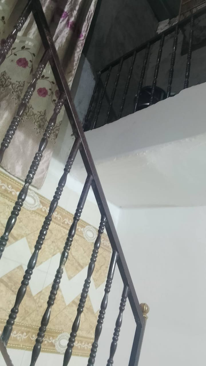 سلام عليكم يوجد دار للبيع مساحه ١١٢م بسند ١٠٠ طابو زراعي سند ٢٥طابو قرب شارع ١٠٠وشارع٨٠ خلف بانزين خانه اضواء الحله البيت درجة اولى السعر ٣٥ الاستفسار على هذا رقم *********** أو مراجعت مكتب بهاء الجشعمي قرب جسر المشات شارع ١٠٠
