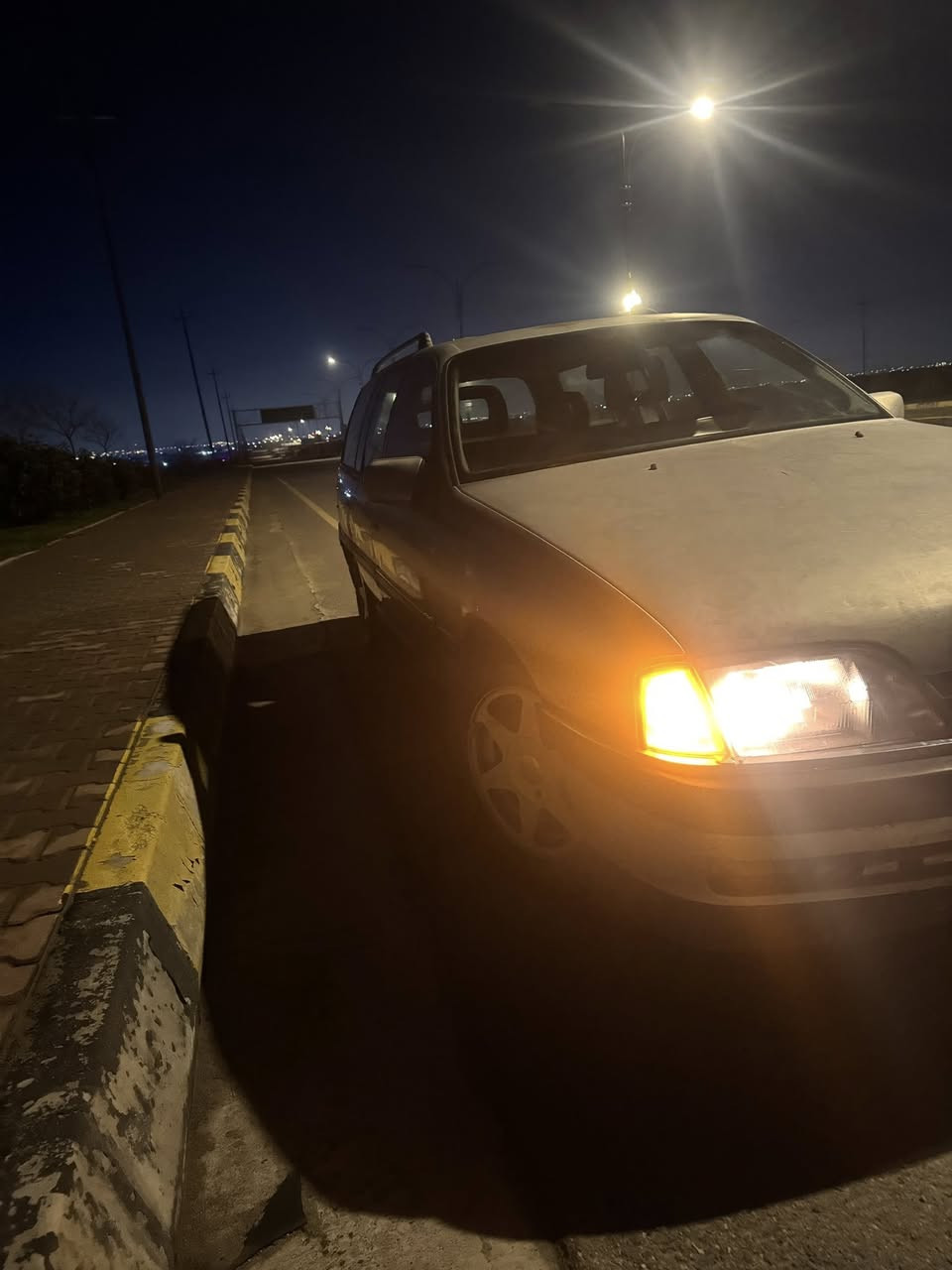 اوبل اوميكا  موديل 94 فول جامات  اربعه كهرب كير ومحرك بشرط حجم المحرك 30 كير اوتو كابون بانزين شرط التحويل والوكاله كهربائية كلها شغاله سعر السياره 22 ورقه وبيه مجال قليل  
***********
