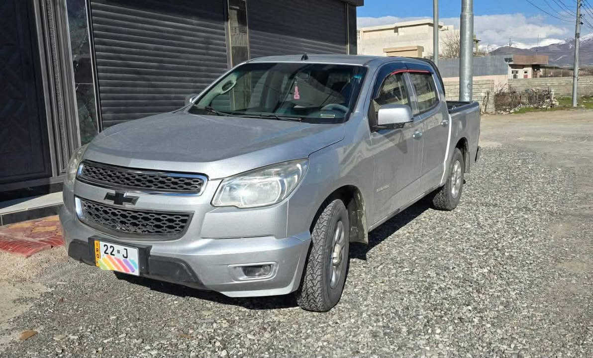 شۆڤرلێت کۆلوڕادۆ مۆدیل 2013  گێرعادی  چواربستۆن 155هه زارڕۆشتوە  گێڕو مە کینە   بێ عە یب   ئە وشوێنە ی دیاریم کردوە لە سە رشوخت بە خ کراوە  تایە ی تازە  سە یارە کە  بێ مە سرە فە   سعری سە یارە  115 و معا مە لە سە نە وی تاکۆتای 2029    ژمارە تە لە فون   *********** بشدار, السليمانية
