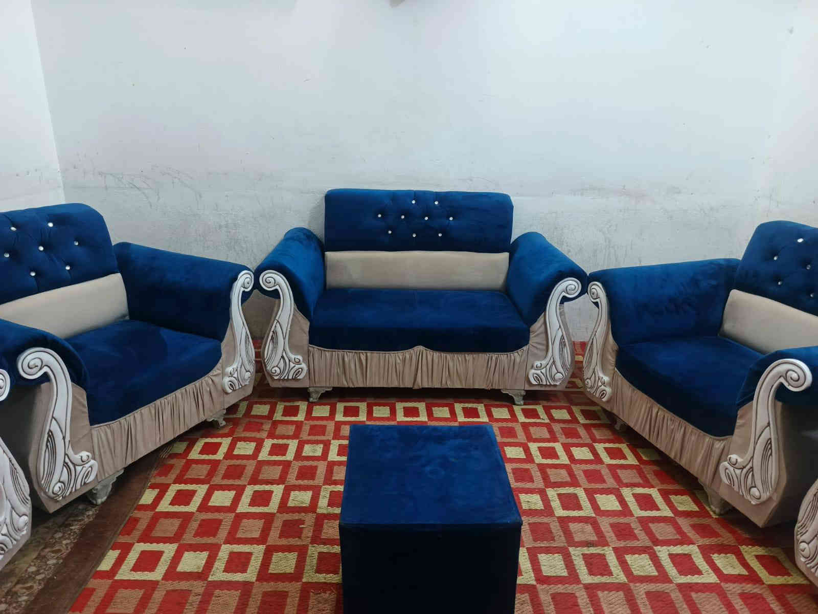 تخم 10مقاعد جديد كلش اي ضررمابي نضيف جد سعره 250يوجد توصيل داخل كربلاء ***********
