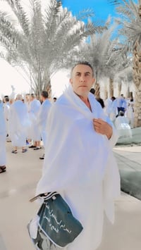 كي تنجح في الحياة عليك بالصدق في عملك وكسب الثقه في المجتمع خير الداعي...