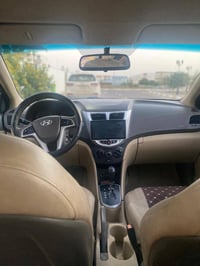 اسلام عليكم للبيع اكسنت خليجي موديل٢٠١٣ السياره مكينه وكير وحداديه كفا...