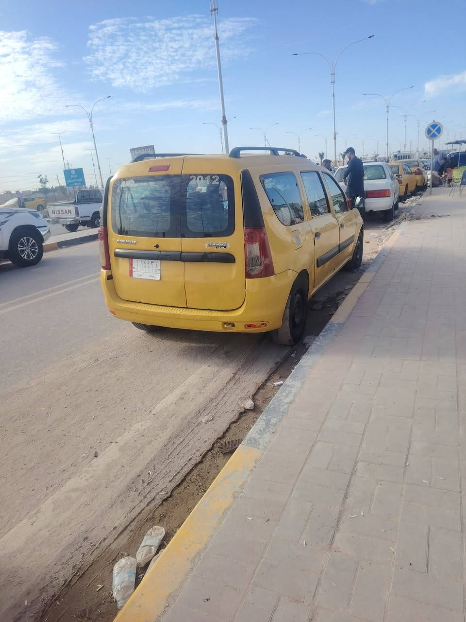 السلام عليكم رينو ٧ راكب للبيع سياره جاهزه مكينه جديده مكينه وكير مكفولات موديل ٢٠١١ السعر ٤٨
حداديه جديده راديتر جديد مروحه جديده رقم الهاتف  ***********
