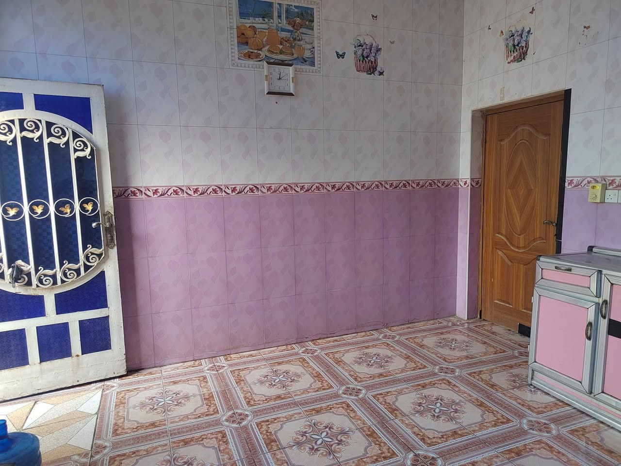 السلام عليكم ورحمة الله وبركاته 💫

🌟🏠 دار للبيع – موقع راقٍ وسعر مميز جداً 🏠

للبيع 🔹 دار طابق واحد 🔹
📏 المساحة: 225 متر
📜 الطابو: زراعي / سند 25
⚡ تحويل ثاني يوم فقط!

يتكون الدار من:
💠 استقبال واسع وأنيق
💠 صالة راقية ومريحة
💠 مطبخ حار وبارد
💠 غرفتين نوم
💠 مجمع صحيات
💠 كراج واسع

📍 الموقع: الحلة / نادر الثانية / شارع الكبان
✅ جميع الخدمات متوفرة:
ماء 💧 – كهرباء ⚡ – مجاري 🚰
والشارع على وشك التبليط 🚧

💰 السعر مناسب جداً وموقع راقٍ ومثالي للسكن 
السعر 125مليون وبي مجال لشراي 

للاستفسار والاطلاع أكثر 👇
*********** واتساب او اتصال
