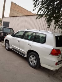 لاندكروز • ٢٠١٠ • ٤ أرقام إنكليزي