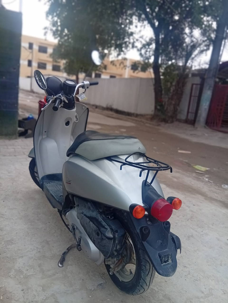 السلام عليكم كلاسك 60 ياباني دراجه جديده كلش اي نقص مابيه كهربائيات كله شغاله نكره سلف كله شغله العنوان بغداد الغزاليه شراي ينتصل ***********
