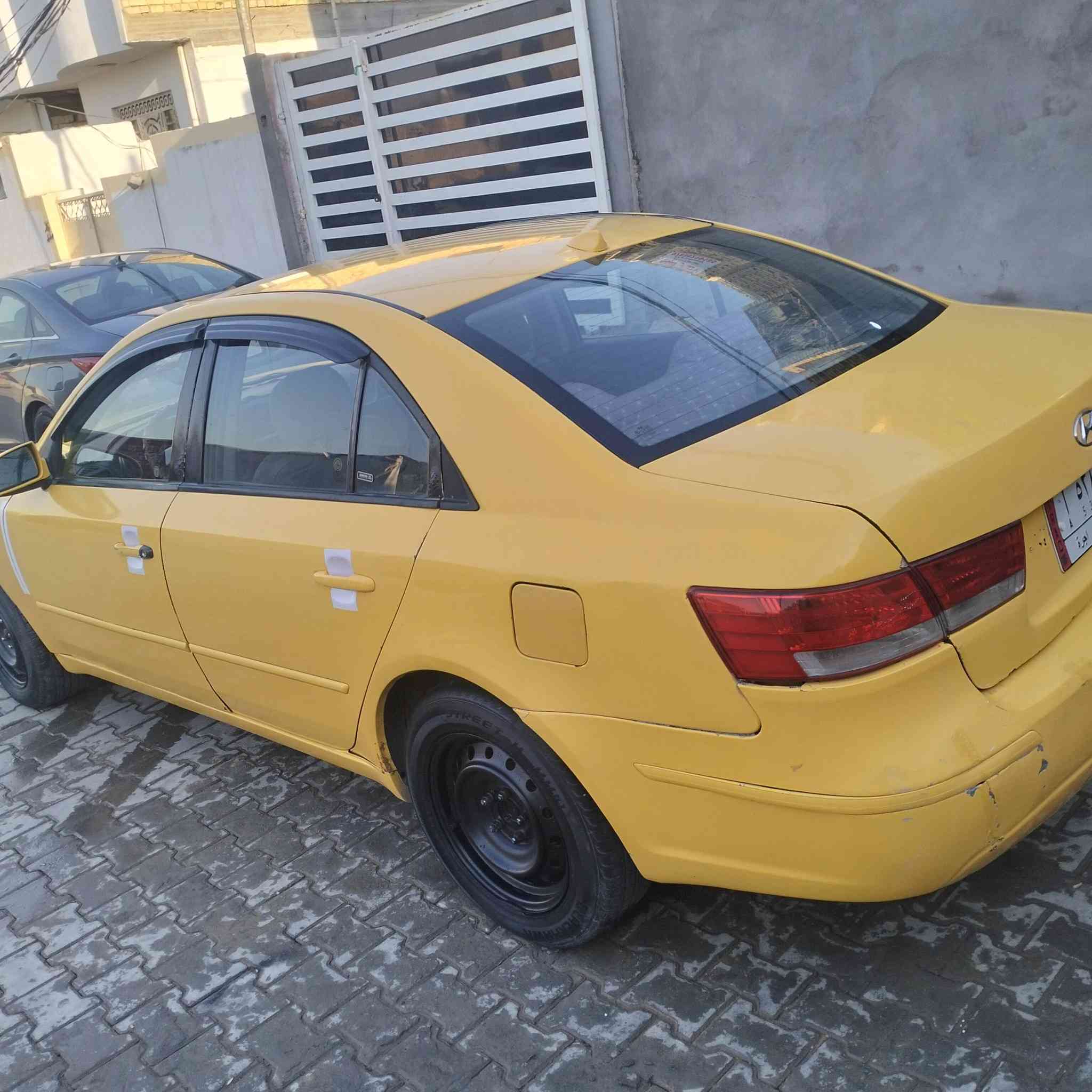 السلام عليكم سوناتا للبيع مديل 2009 وارد كوري بيه جاملغ امامي فقط 
السياره جاهزه مكينه وكير خير من الله 
مكينه 2000 
حداديه تخم تأير كله جاهزه       هئه وغرامات مصفره 
مكاني ديوانيه 
السعر 65 وبيه مجال 
***********
