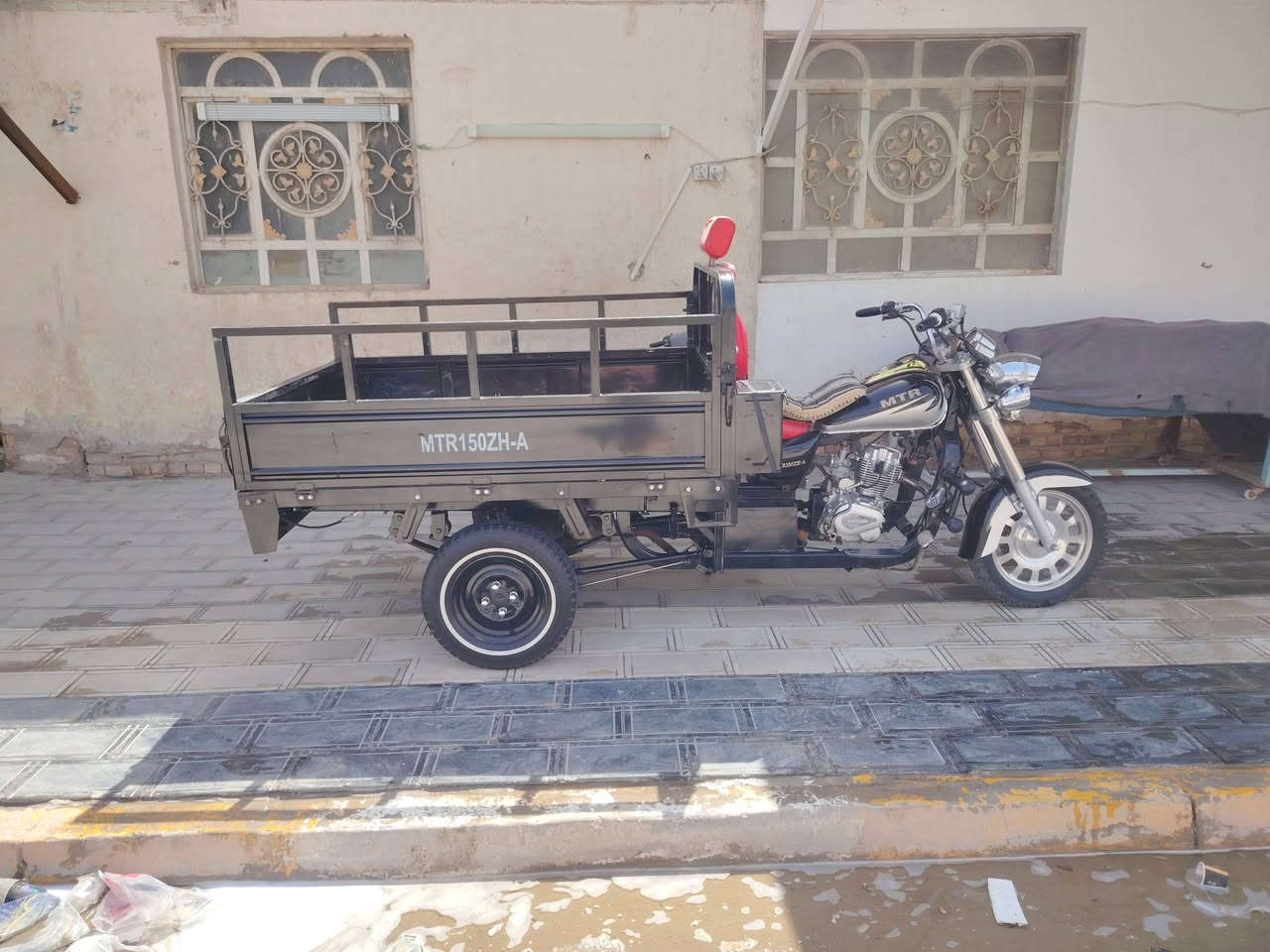 سلام عليكم دراجه للبيع مديل 23 أوراق سكنر سكنر دراجه مال جناي مكاني ديوانيه قضاء لحمزه الشرقي رقم ***********
