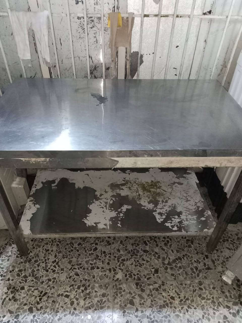 ميوزه اثنين سل ستيل
واحد متر ونص 
وثاني مترين إيطالي ثكيل 
اثنين ب 350 
مكاني بغداد حي اور 
***********
