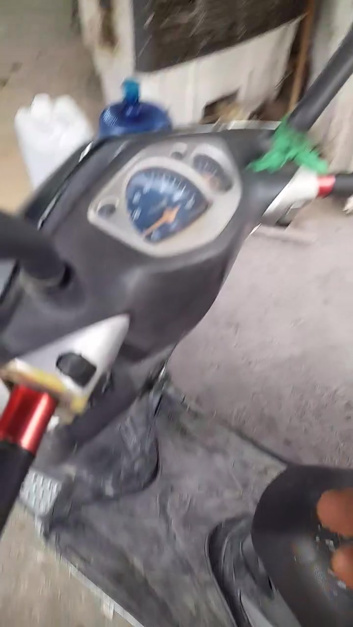 السلام عليكم سكنس ياباني نضيف سلف هندر كهربيات كله شغاله تايرات جداد السعر ٢٥٠ لامين الثانيه يم باقر ابو الفلافل هاتف***********
