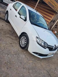 رينو للبيع موديل ١٧كفاله عامه اتوماتيك ماشيه ١٤٠ السعر ٨٠ بيه مجال لات...