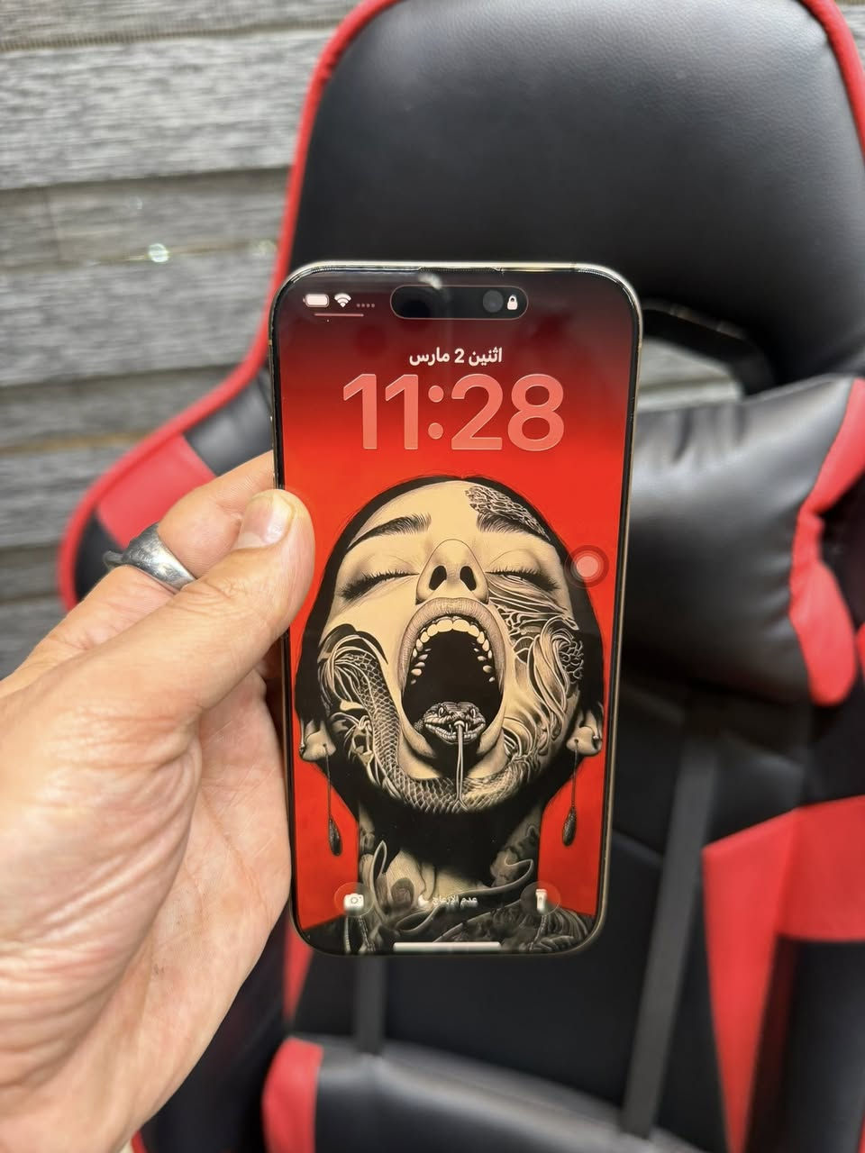 ايفون 16 برو ماكس ذاكرة 256  بطارية 91 كارتونة ويا سعرة 1300قفل الاعظمية ***********
