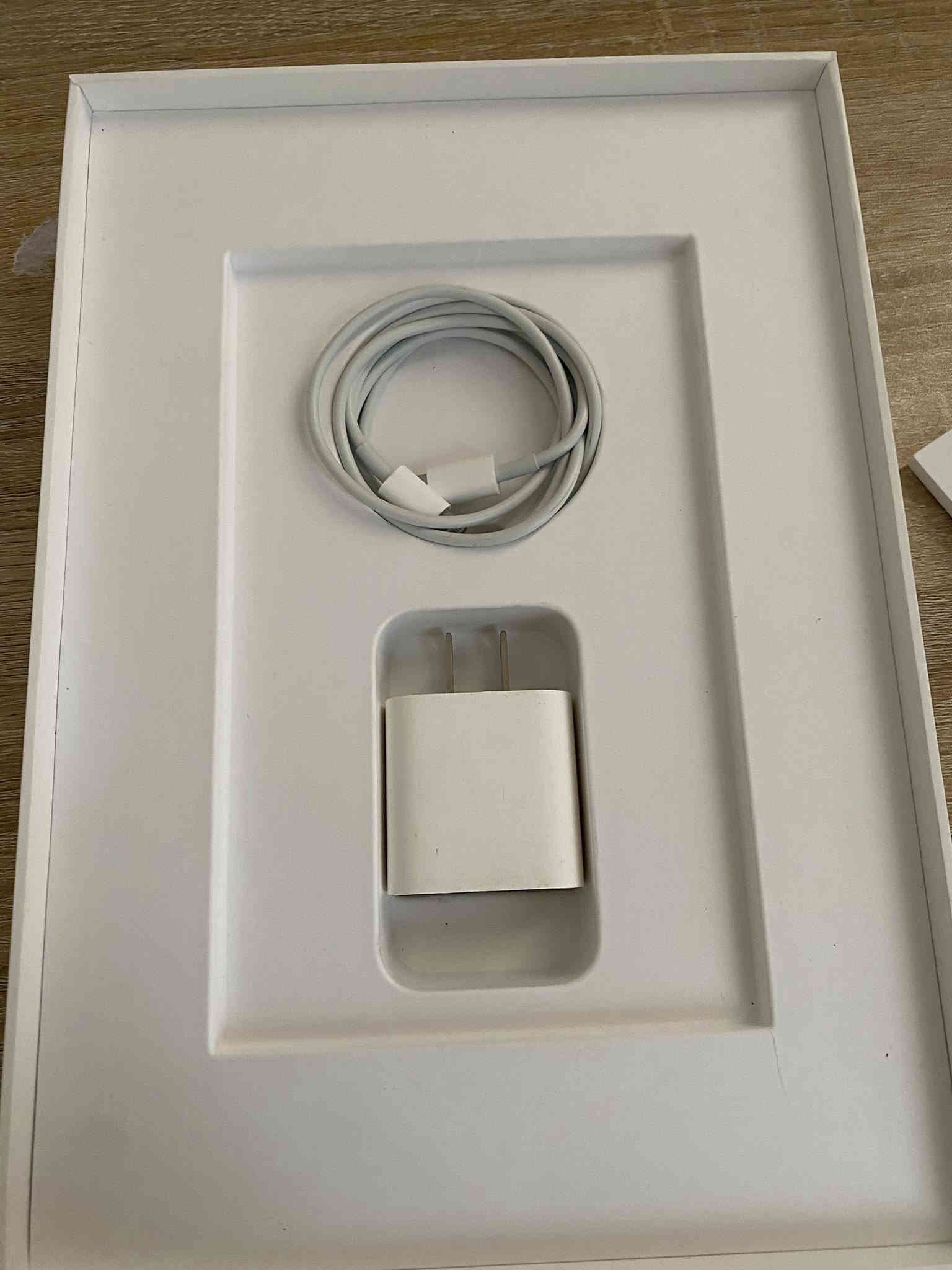 ipad. 9 للبيع
الذاكره 64
ملحقات شاحنه اصليه مالته ممستخدمه
كارتون و  كفر 
مدة لاستخدام 3 اشهر بعده بل ابضمان
النضافه 100% زلغ ما بيه 
بطاريه99%
السعر 350 الف 
رقم الهاتف :***********
العنوان : العماره حي الغدير
