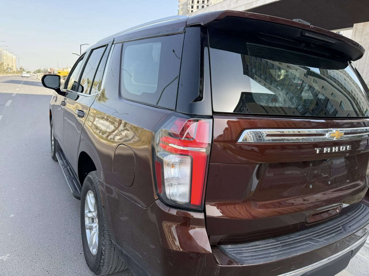 السلام عليكم
تاهو Ls

موديل ٢٠٢٣

مواصفات عاديه

(بيه حزام صبغ طخطخات 

دخول جديد حره تحويل ثاني يوم

مكانه بغداد 

سعره 345 ورقه مال بيع مع رقم 

للاستفسار 

***********
