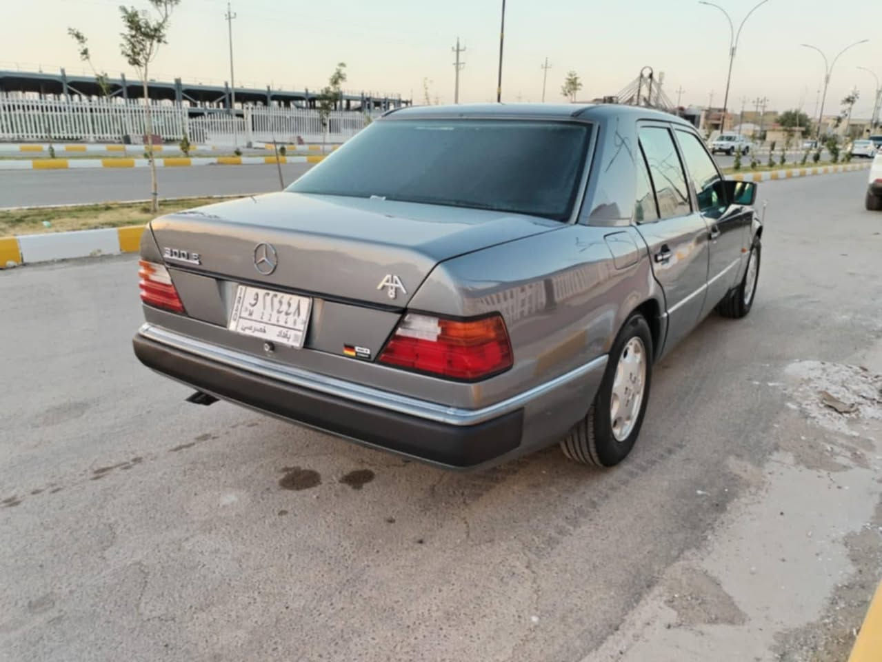 السلام عليكم من رخصه الادمن سياره مارسيدس دب موديل 91للبيع كفاله ضربه وقواعد ومكينه وخياس سياره مرتبه وجاهزه توني شد كير ومكينه 2500ديلكو جام كهرباء تخم تاير كهربائيات جاهزه سياره مال بيت ممتعوبه مال جناي تأخذه بالعافيه عليك متصرف عليه سعره 85وبيه مجال عاجبك لمنشور علق ماعاجبك لسوك بي اشكال وتحياتي للجميع❤️ //،***********//المكان ناصريه مركز
