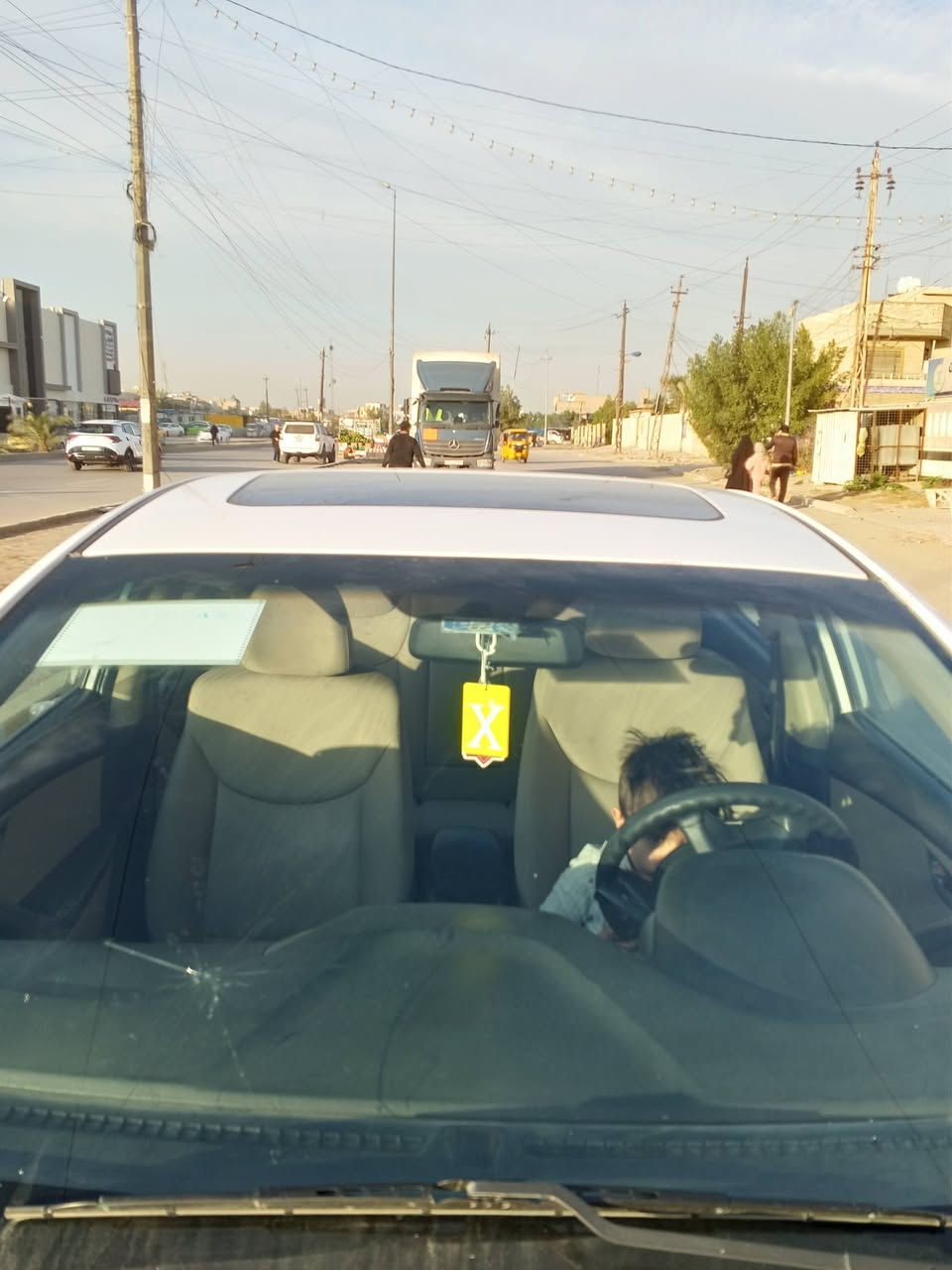 السلام عليكم النتره موديل 2016خليجي فول واحد عل واحد ماعده البصمه السعر 120مكان بلديات شارع المصرف رقم الهاتف ***********
