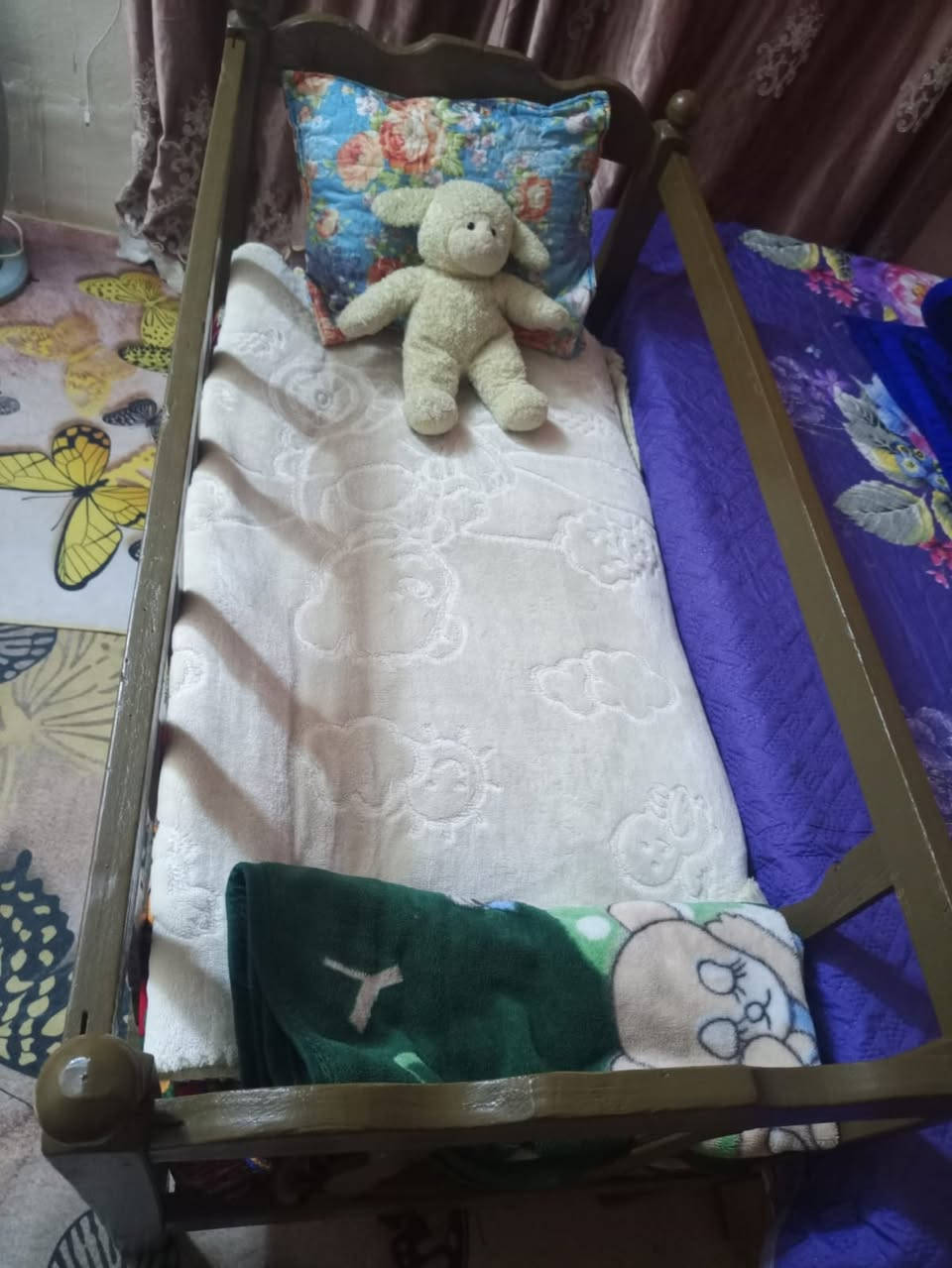 جرباية طفل مستخدم قليل نضيفة كلش مكاني مدينة الصدر
***********
