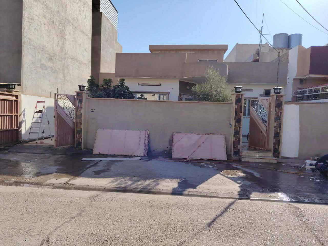 صباغ منازل اسعار مناسب جداً 🏘 
شغلي شرط اسلمك للبيت شغل مهندس  كنظافه كاع وكنظافه العمل  اسعار  مناسب مانع رطوبه وتصيلح جدار 
وسقوف الثانويه واتساب  ***********.. ***********
