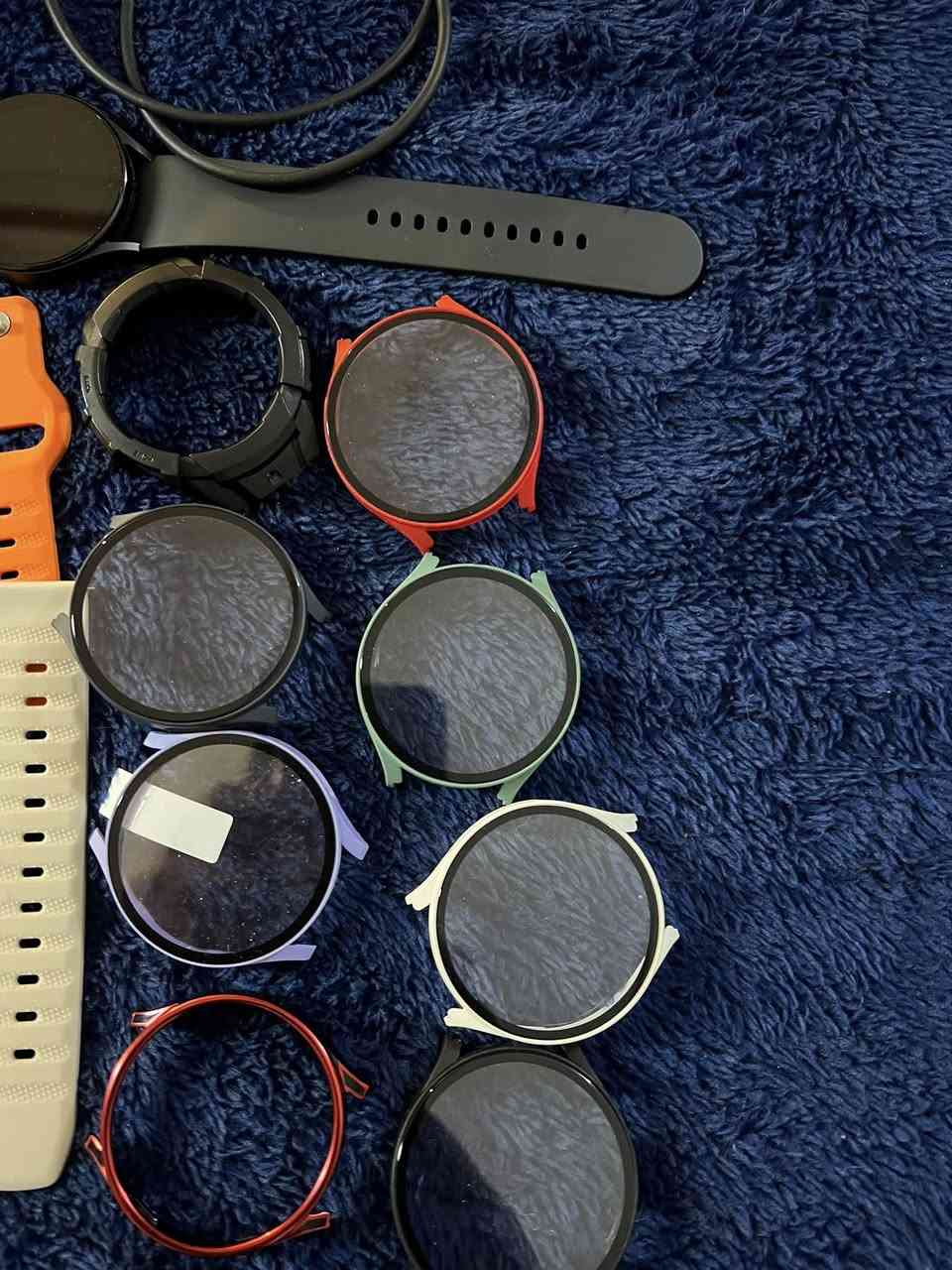 ساعه سامسونك اصلي الجيل الخامس 5 فول نضافه محلقات كامله كيبل شحن اصلي وياها سير عدد 8 وغلاف خارجي للساعه عدد 8 وكلهن استعمال قليل واكو بيهن جديد م مستعمل السعر 125
واتساب ***********
