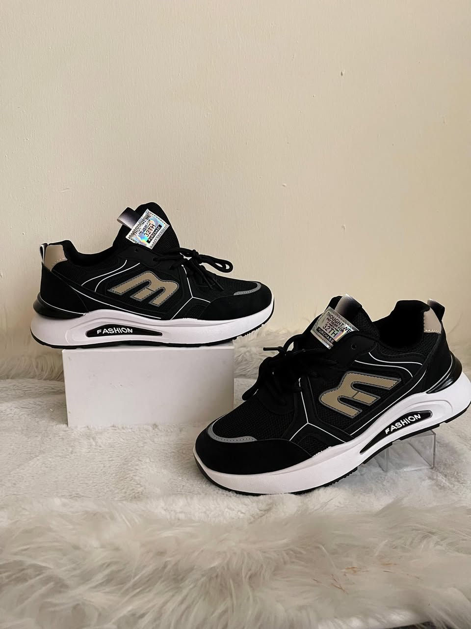 احذية من ٤٠-٤٥ 

الكمية ٥٠ درزن محجم


**إذا كنت صاحب هذا الإعلان وتريد حذفه لأي سبب، رجاءا أرسل رسالة إلى الدعم الفني**