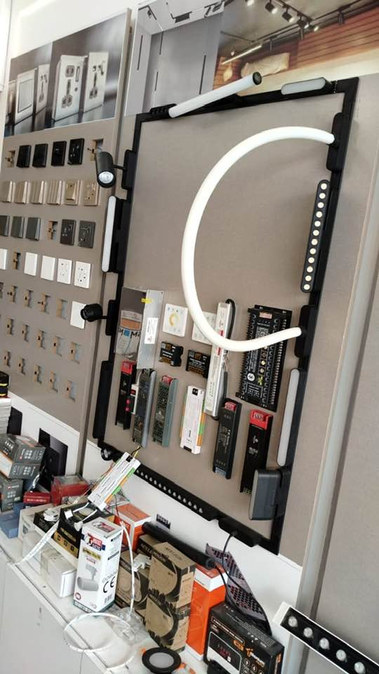 توفر عدنا مجموعة من الانارة الحديثة

 ( الماگنيت _ البروفايل _ Cop) بأشكال واحجام مختلفة 

*اسعارنا تنافسية   * نجهزك بأسعار الجملة 

((عمل وتجهيز )) للاستفسار ***********
