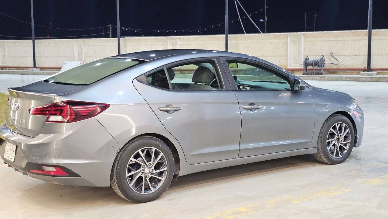 السلام عليكم الانترا 2019 سياره ليبل واحد فقط بنيد و معمر نفسه بدون دواخل سياره بيهه تخم تاير و حداديه جديدة تبريد خير من الله سياره بيه منضومه غاز معوقين ينفتح حجزه بعد 4 اشهر  كير و مكينهه خير من الله السعر 130  بيه مجال  مكان واسط  الاسفسار الاتصال  *********** غير متواجد ع نت
