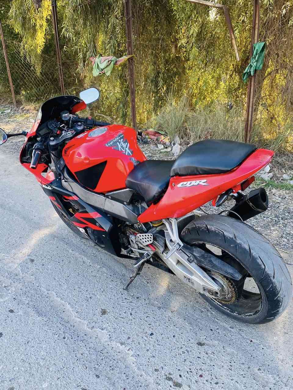 سلام عليكم دفل 954 طاك بيه كور بس الله شاهد دراجه خير من الله  وتخبل  ونصبته حلوه وكلشي شغال بيه بس طك بيه كور وطفت وبعد مــا صالحته بيعلك كوم حديد بس بليرضه بي الله لا تكسر بيه ‭٠٧٧١ ٦٧٩ ٨٥٠٧‬
