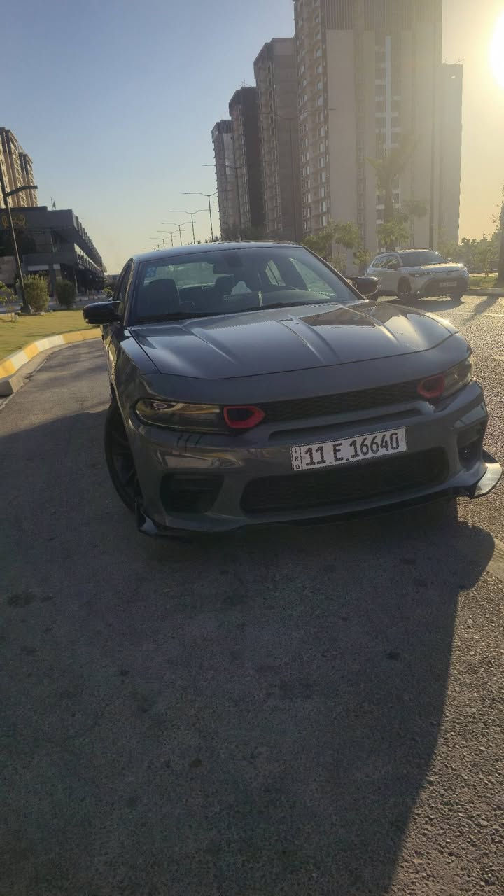 جارجر 2017 وارد خليجي
ماشيه 95000km
السياره نضيفه كير و مكينه مكفولات 
فول مواصفات واحد على واحد 
كشنات كهرباء تدفائه تبريد  الامايات و الخلفيات بس تدفائه
كشن خزن 
تدفئه بالستيرن 
شاشه جبيره 
اوامر صوتيه بالعربي 
داخل جلد 
تشغيل عن بعد 
مانع انزلاق 
فتحه 
دخول ذكي 
وياله 20
تايرات خليفه جدد 
بس السياره بيه شويه ملاحضات و كلشي مبين بالسونار بس بدون لغود و بدون شواصي السياره كلش نضيفه 
***********
السعر (185) و بيه مجال 
مكان حي الجهاد
