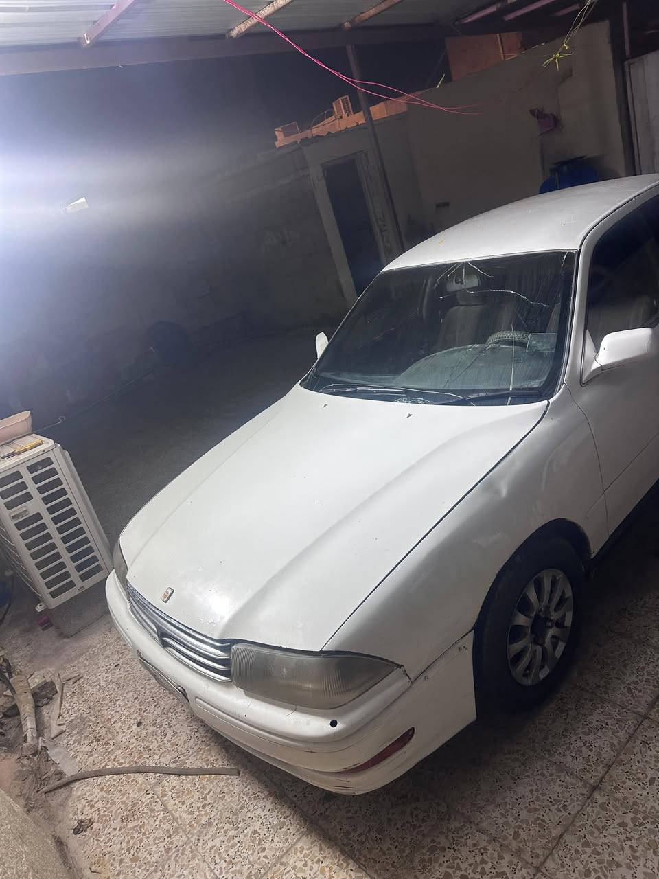 سلام عليكم ورحمه الله وبركاته شباب سيار كامري البيع موديل 1993 توه كامت ابيع كوت حديد راعيه موجود رقم *********** متواجه عل واساب السعر 20 او بيها مجال
