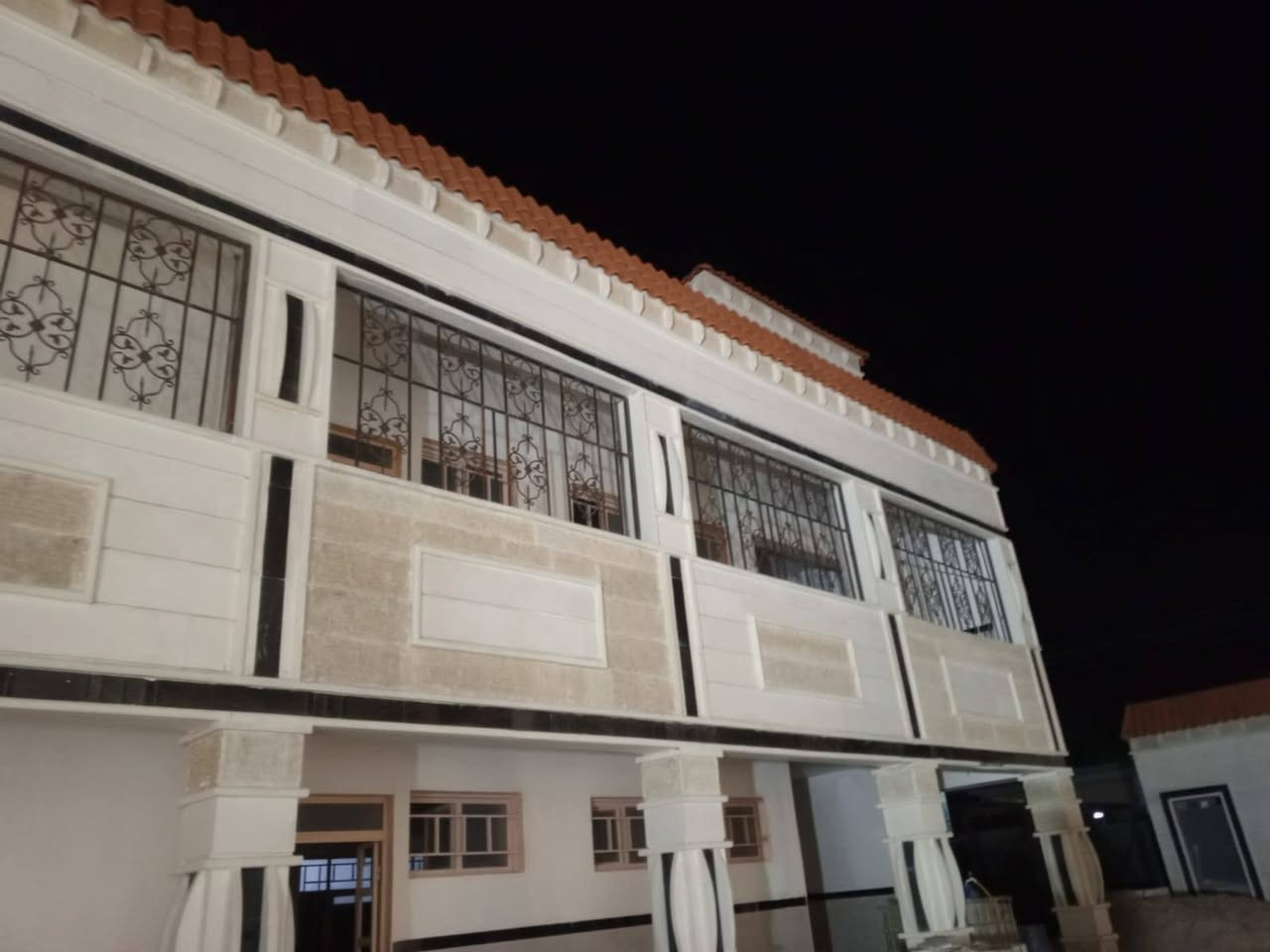 حداده عامه
ابواب🚪 شبابيك🪟 محجرات🪜 سقايف 🎞️حسب الطلب 

حداده متنقله للعمل الموقعي🏘️ للطلب ⚒️⚒️🔨
الاتصال 👇👇👇👇👇👇
***********
