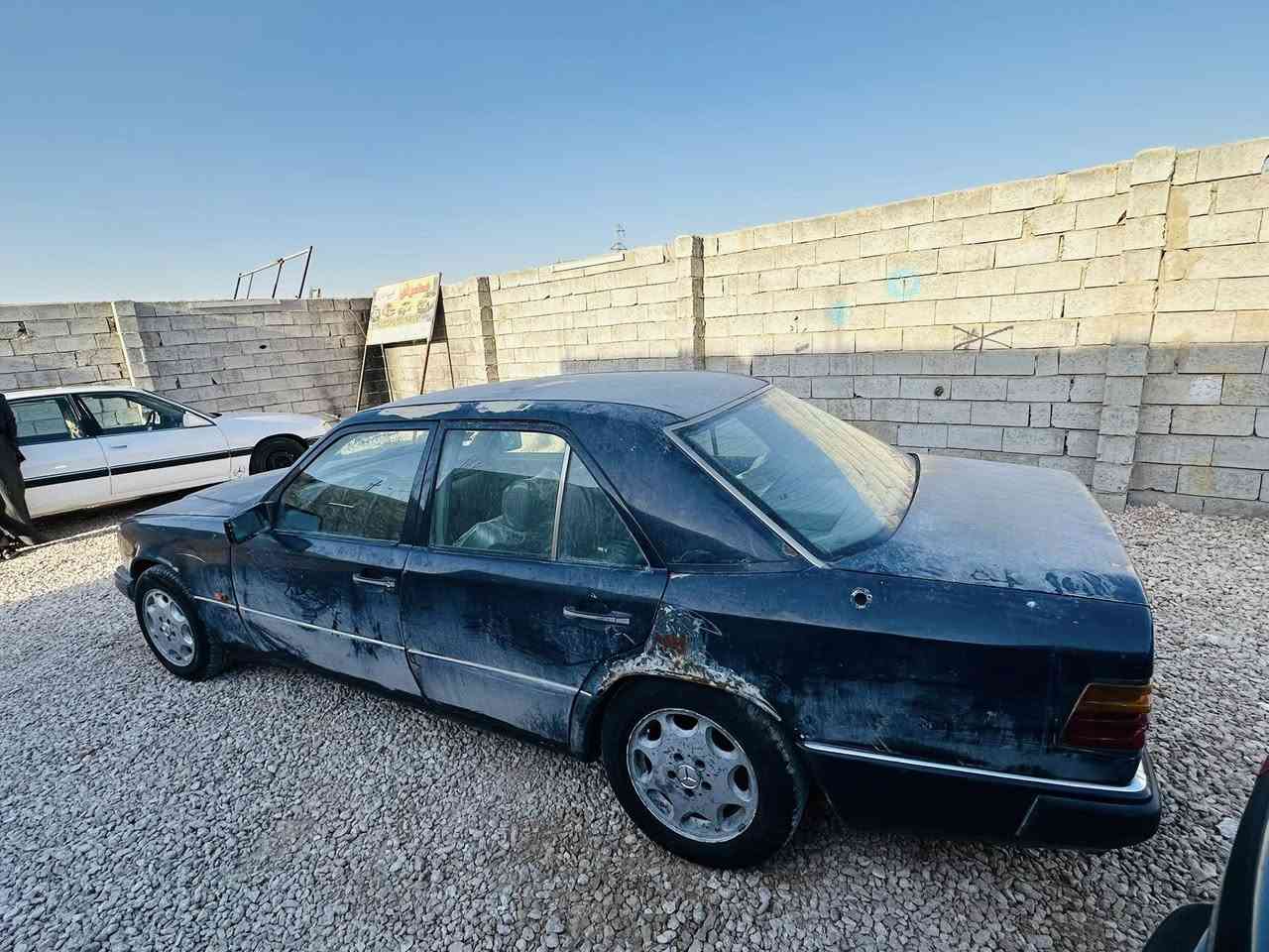 مارسدس. مؤديل 1991. بيبي شبح رقم بصره انكليزي سنويه 2030 باسمي. تحويل مباشر
السياره جاهزه من كلشي غرفه جديده مكينه جديده تبريد شغال 

السياره يرادلها صبغ فقط كلشي متحتاج غير الصبغ عارضه للبيع ولمراوس  حسب القناعه  السعر 43 وبيه مجال بصيط. 

للاتصل ***********. مكان السياره الديوانيه قضاء غماس  تفاصيل اكثر بالفيديو
